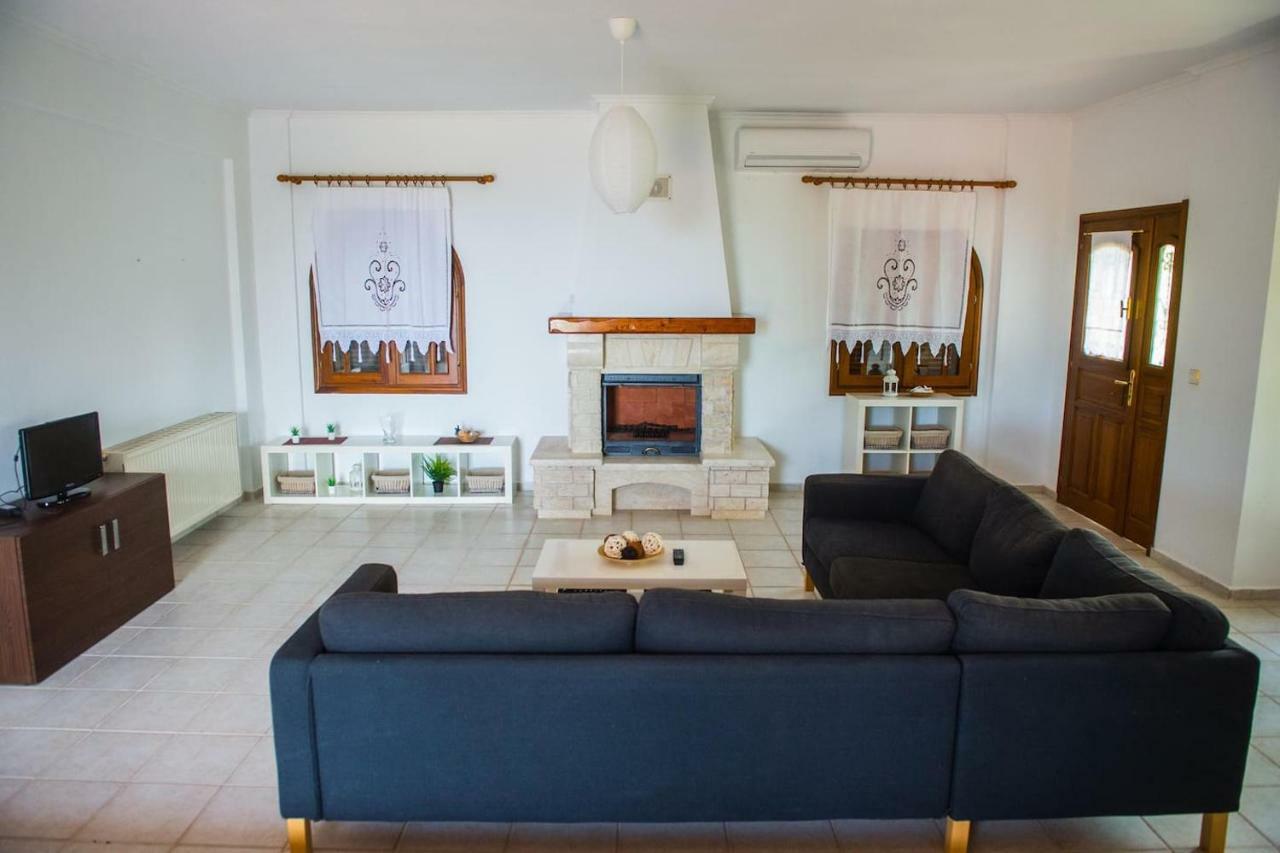 Villa Anna Nea Skioni Luaran gambar